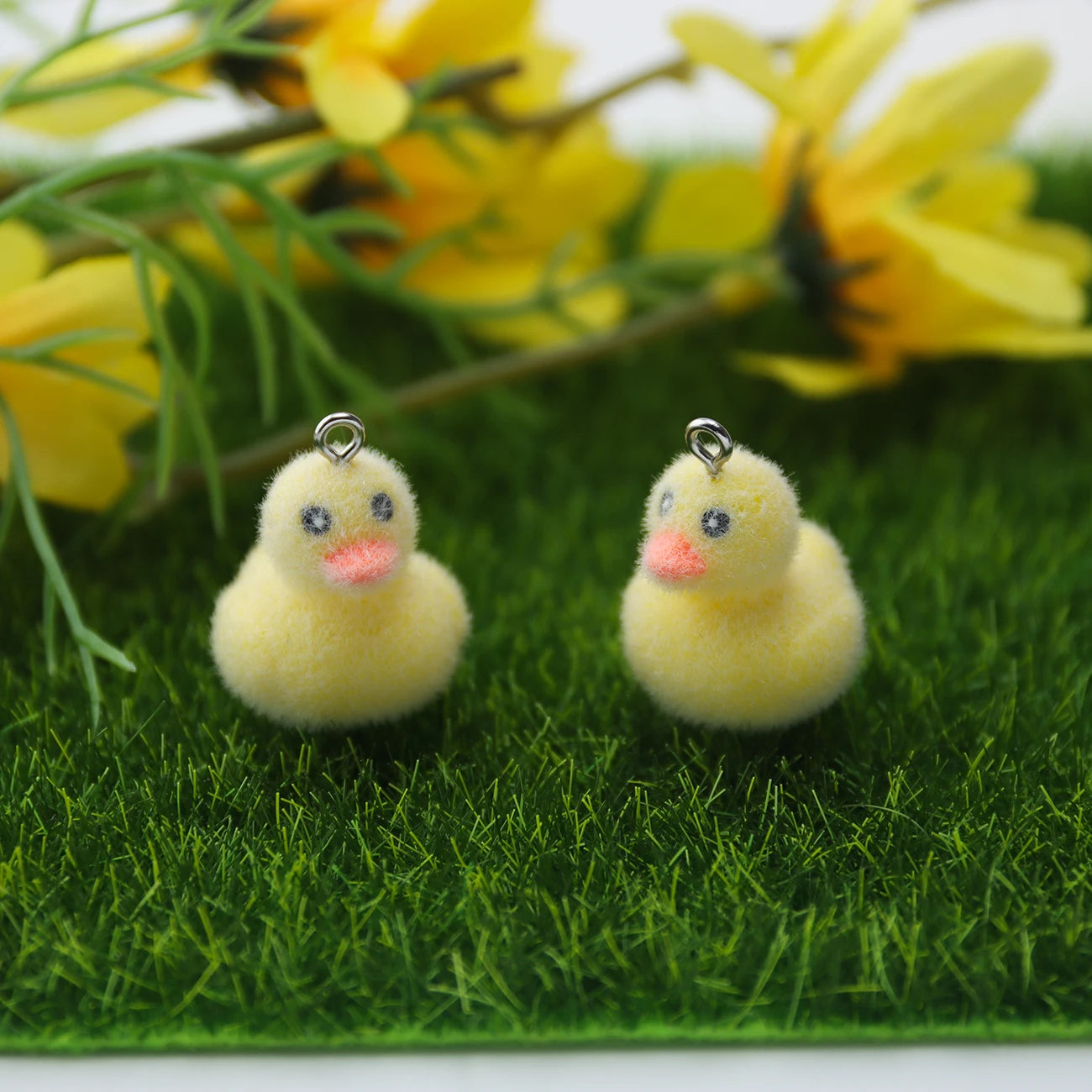 30pcs 3D Flocking cartoon mini Ducklings charms cute Resin Doll Pendant for Backpack chains Keychains DIY Jewelry make fittings