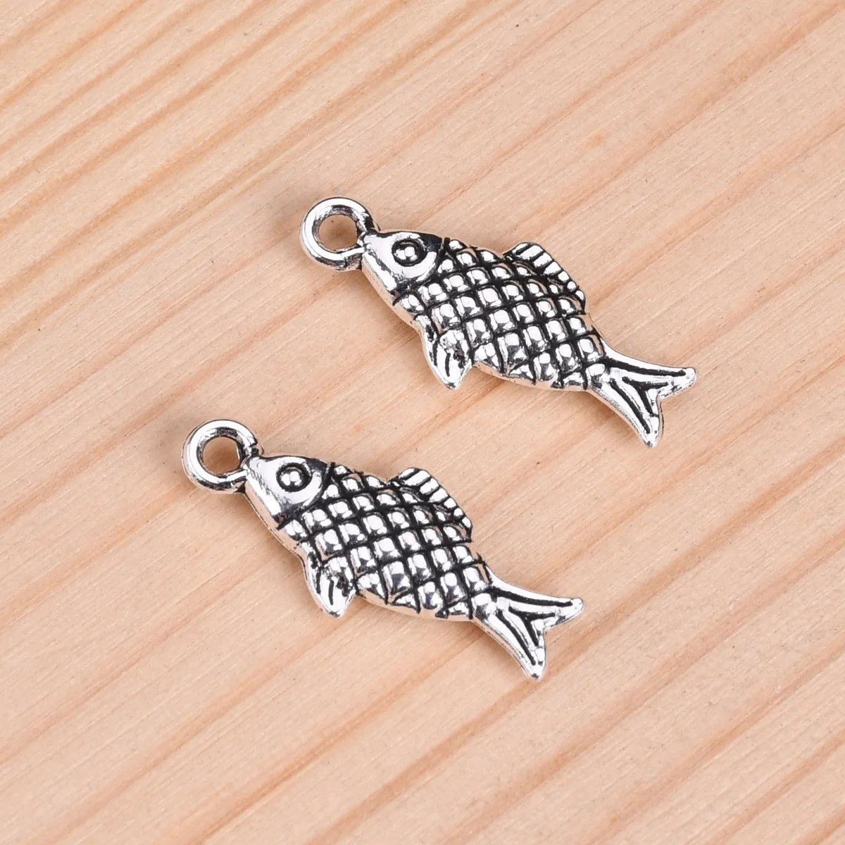 10pcs Fish Shape 20x8mm Gold/Silver/Bronze Color Loose Metal Pendants Beads For Jewelry Making DIY Crafts Findings